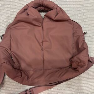 Lululemon puffed mauve pink gym/ travel bag